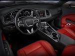 Dodge Challenger SXT 2015 года